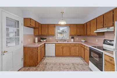 23 Crestwood Avenue, Troy, NY 12180 - Photo 8