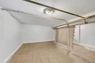 61-44 Eliot Ave, Middle Village, NY 11379 - Photo 38