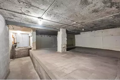 6144 Eliot Avenue, Middle Village, NY 11379 - Photo 44