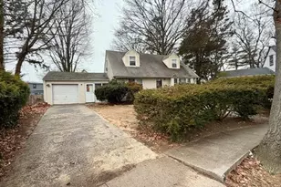 495 Rose Ave, West Hempstead, NY 11552 - Photo 2