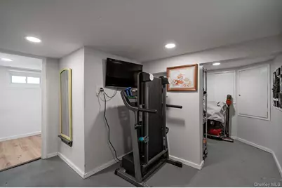 24011 88th Avenue, Bellerose, NY 11426 - Photo 30