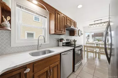 3031 Lowell Avenue, Wantagh, NY 11793 - Photo 10