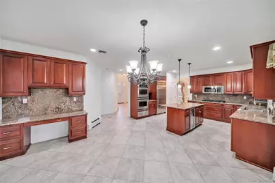 25 Charnwood Drive, Suffern, NY 10901 - Photo 10