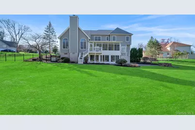 25 Charnwood Drive, Suffern, NY 10901 - Photo 2