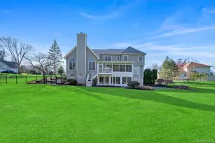 25 Charnwood Dr, Suffern, NY 10901 - Photo 2