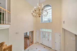 25 Charnwood Dr, Suffern, NY 10901 - Photo 12