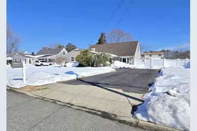 47 Birchdale Drive, Holbrook, NY 11741 - Photo 2