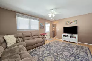 47 Birchdale Dr, Holbrook, NY 11741 - Photo 16