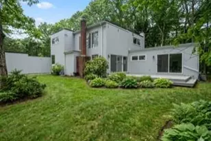 7 Pine Ln, Quogue, NY 11959 - Photo 2