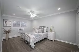 92 S Clinton Ave, Bay Shore, NY 11706 - Photo 6