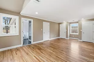 357 Deer Pk Rd, Dix Hills, NY 11746 - Photo 16