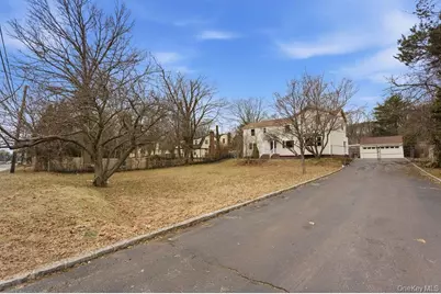 357 Deer Park Road, Dix Hills, NY 11746 - Photo 26