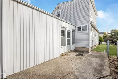 172 Glengariff Road, Massapequa Park, NY 11762 - Photo 8