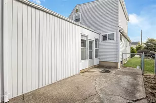 172 Glengariff Rd, Massapequa Park, NY 11762 - Photo 8