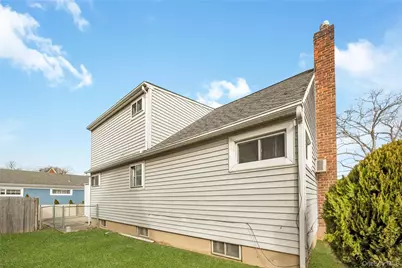 172 Glengariff Road, Massapequa Park, NY 11762 - Photo 4