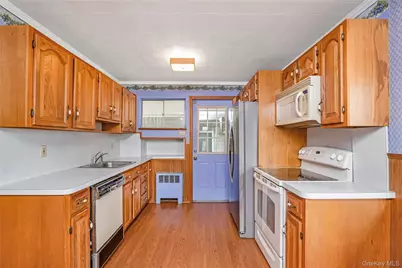 172 Glengariff Road, Massapequa Park, NY 11762 - Photo 14