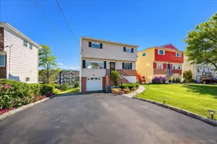 65 Sky Meadow Pl, Elmsford, NY 10523 - Photo 2