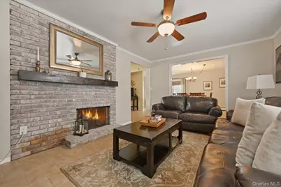 25 Gleaner Lane, Levittown, NY 11756 - Photo 4