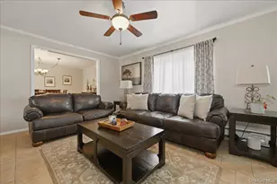 25 Gleaner Ln, Levittown, NY 11756 - Photo 6