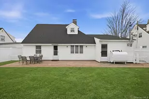 25 Gleaner Ln, Levittown, NY 11756 - Photo 32