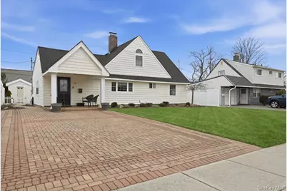 25 Gleaner Lane, Levittown, NY 11756 - Photo 1