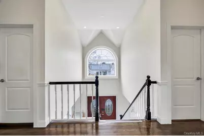 25 Virginia Avenue, Plainview, NY 11803 - Photo 10