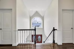 25 Virginia Ave, Plainview, NY 11803 - Photo 10