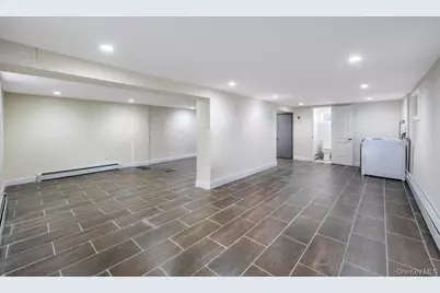 25 Virginia Avenue, Plainview, NY 11803 - Photo 24