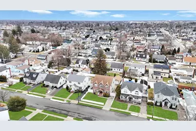 25 Virginia Avenue, Plainview, NY 11803 - Photo 2