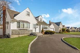 3647 Bernard Dr, Wantagh, NY 11793 - Photo 2