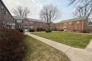 88-17 Shore Pkwy, Howard Beach, NY 11414 - Photo 28