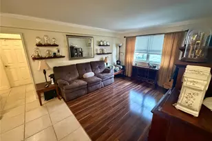 88-17 Shore Pkwy, Howard Beach, NY 11414 - Photo 4