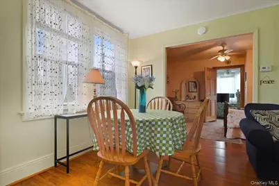 51 W Hitchcock Avenue, Floral Park, NY 11001 - Photo 8