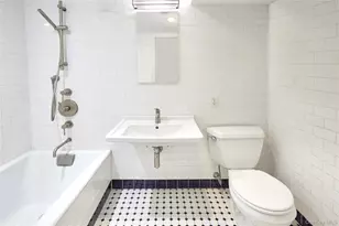 21-13 45th Ave, Long Island City, NY 11101 - Photo 18