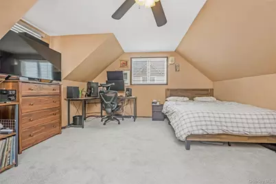 2477 Freeport Street, Wantagh, NY 11793 - Photo 12