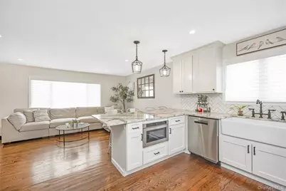 2477 Freeport Street, Wantagh, NY 11793 - Photo 8