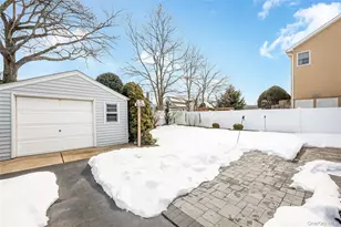 2477 Freeport St, Wantagh, NY 11793 - Photo 16