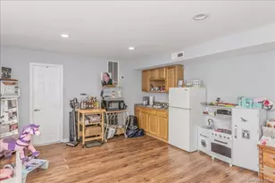 4460 Merrick Rd, Massapequa, NY 11758 - Photo 18