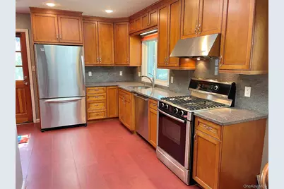 48 Old Town Lane, Huntington, NY 11743 - Photo 4