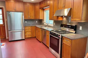 48 Old Town Ln, Huntington, NY 11743 - Photo 4