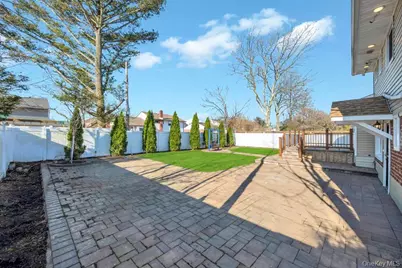 16 Phipps Lane, Plainview, NY 11803 - Photo 28