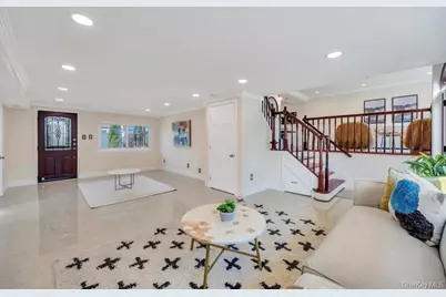 16 Phipps Lane, Plainview, NY 11803 - Photo 6