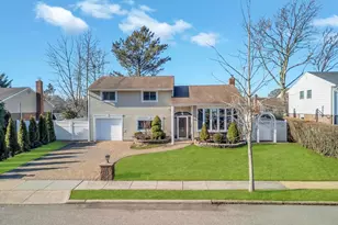 16 Phipps Ln, Plainview, NY 11803 - Photo 26