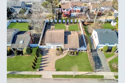 16 Phipps Lane, Plainview, NY 11803 - Photo 2