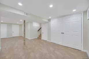 16 Phipps Ln, Plainview, NY 11803 - Photo 24