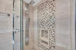 16 Phipps Ln, Plainview, NY 11803 - Photo 14