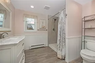 15 Bingham Pl, Amityville, NY 11701 - Photo 24