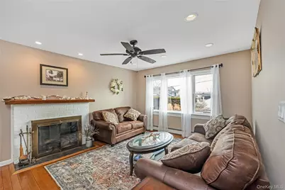 15 Bingham Place, Amityville, NY 11701 - Photo 4