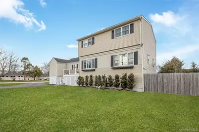 15 Bingham Place, Amityville, NY 11701 - Photo 2