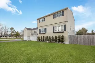 15 Bingham Pl, Amityville, NY 11701 - Photo 2